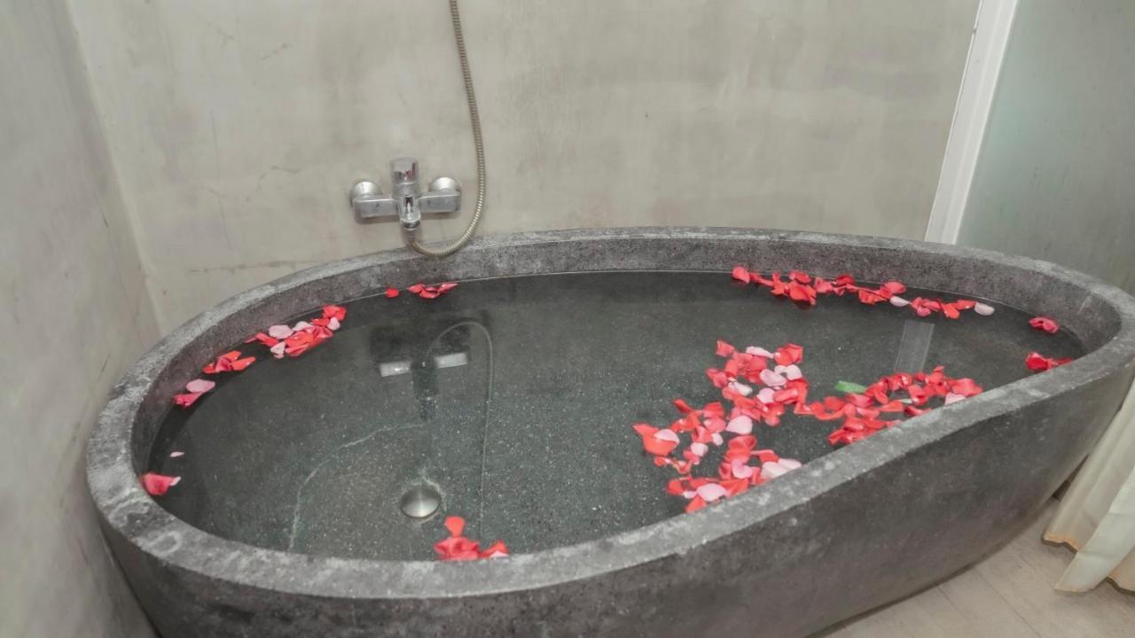 Monsoon Bassac Hotel Phnom Penh Luaran gambar