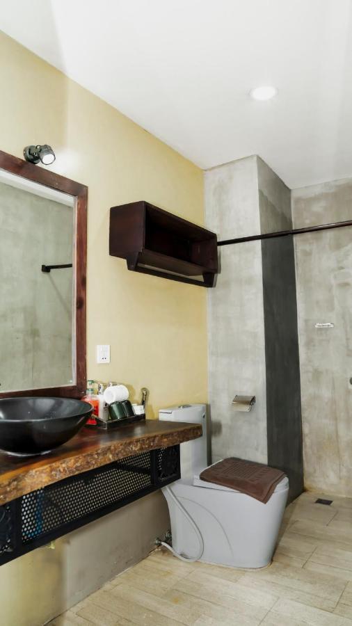Monsoon Bassac Hotel Phnom Penh Luaran gambar