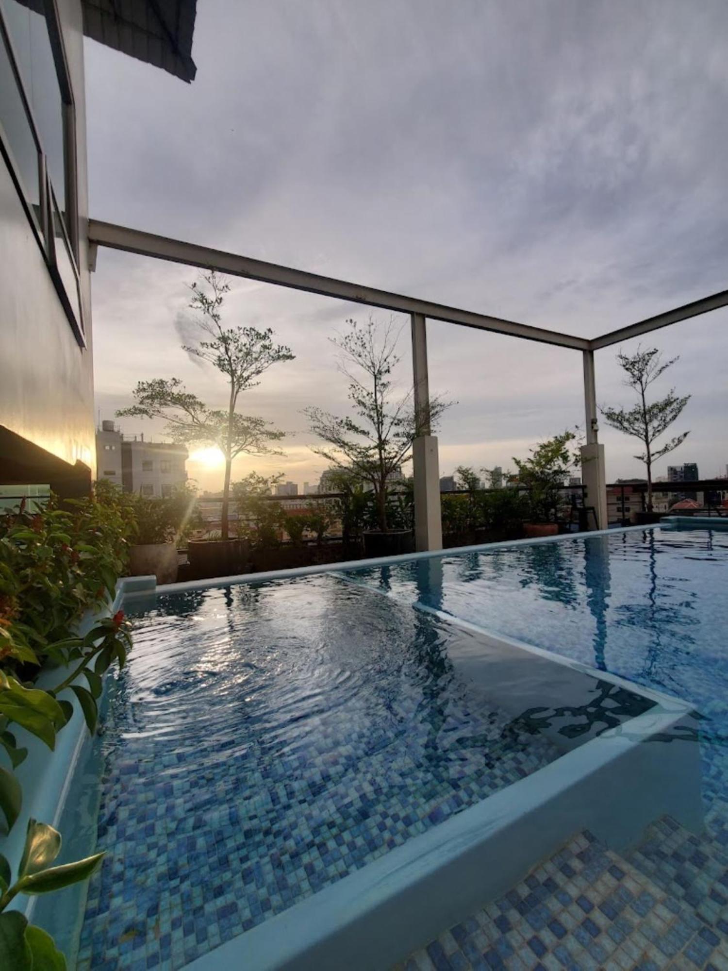 Monsoon Bassac Hotel Phnom Penh Luaran gambar