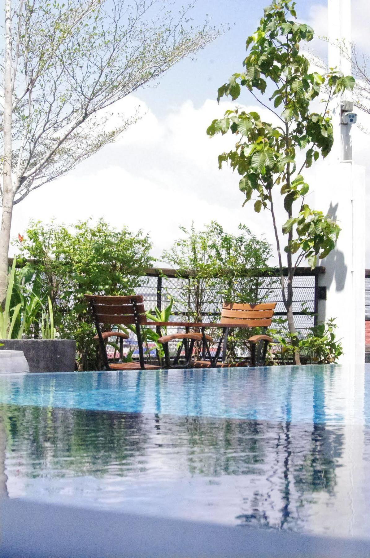 Monsoon Bassac Hotel Phnom Penh Luaran gambar